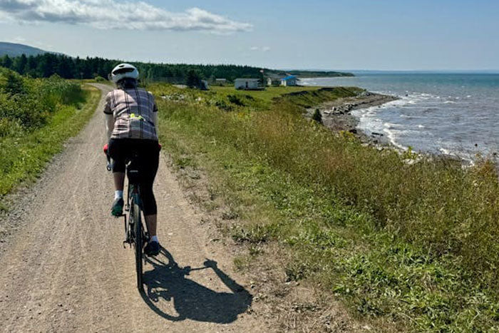 How to protect your knees during long-distance cycling?