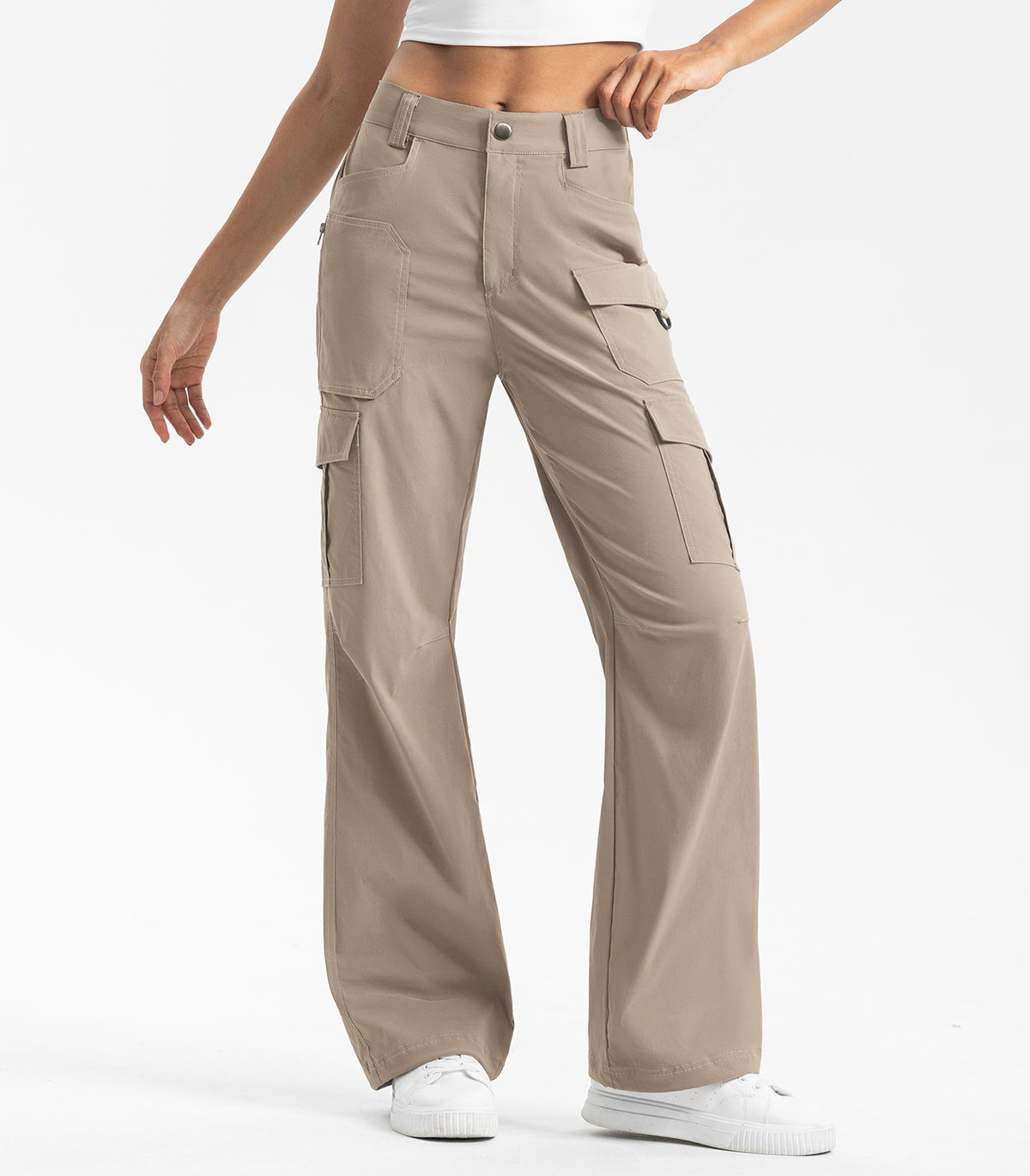 Moosehill hiking pants for women – High-waisted lightweight cargo hiking pants designed for ultimate comfort and functionality on outdoor adventures.