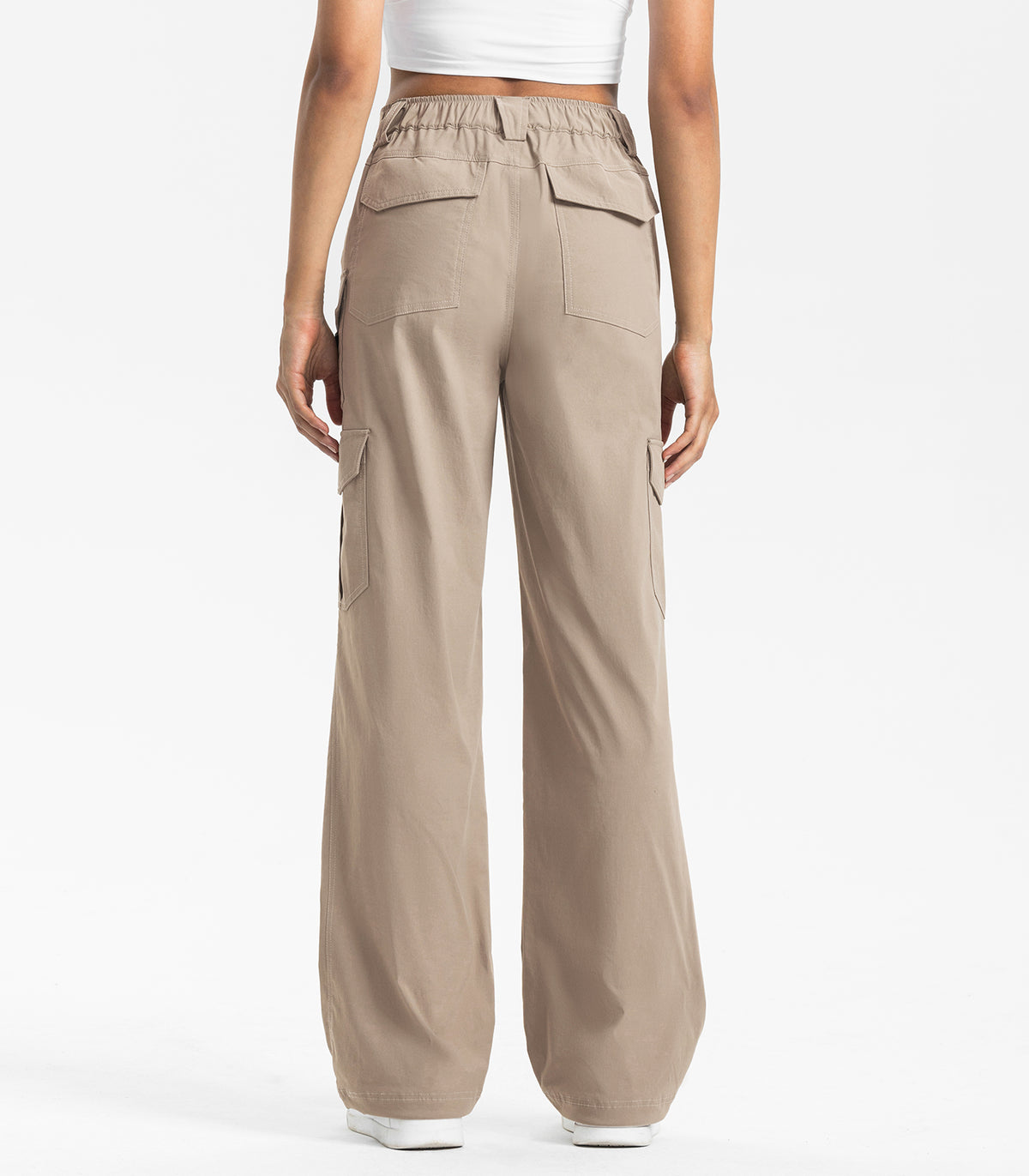 Moosehill hiking pants for women – High-waisted lightweight cargo hiking pants designed for ultimate comfort and functionality on outdoor adventures.